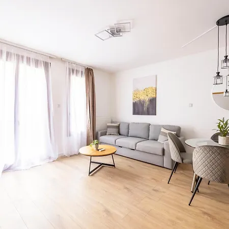 Deluxe K9 With Balcony 