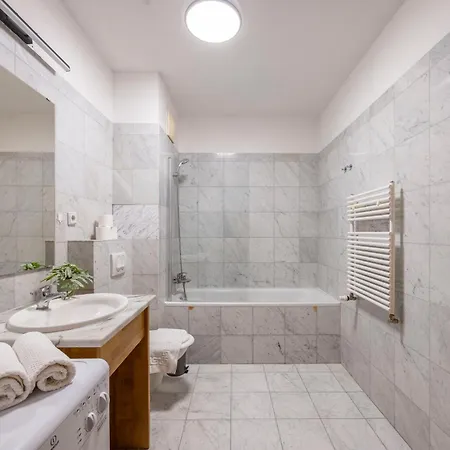 Deluxe K9 With Balcony 