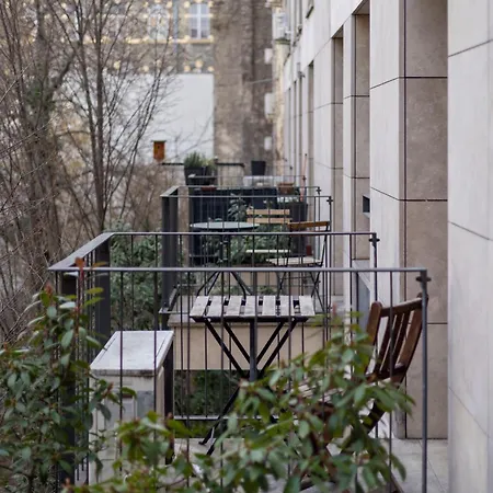 Deluxe K9 With Balcony 