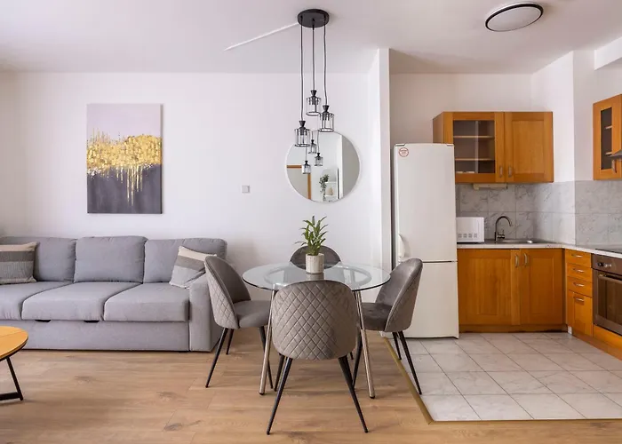 Lägenhet Deluxe K9 With Balcony 